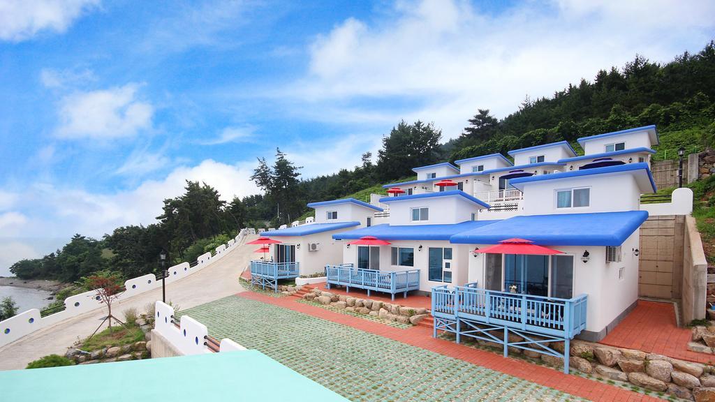Blue & White Pension ナムヘ エクステリア 写真