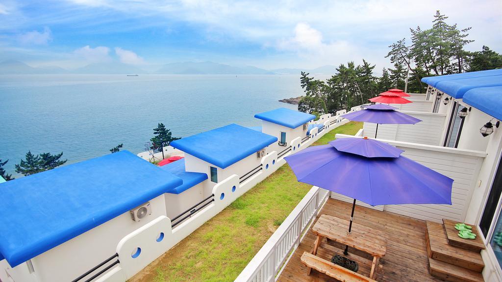 Blue & White Pension ナムヘ エクステリア 写真